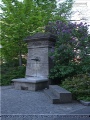 klassizistische Brunnen am Haugerkirchplatz